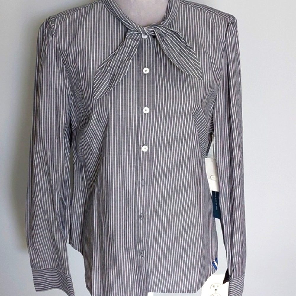 NWT Court & Rowe gray striped cotton tailored blouse, size L